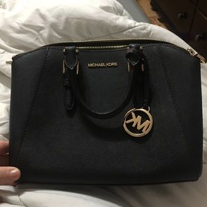 Micheal Kors Purse